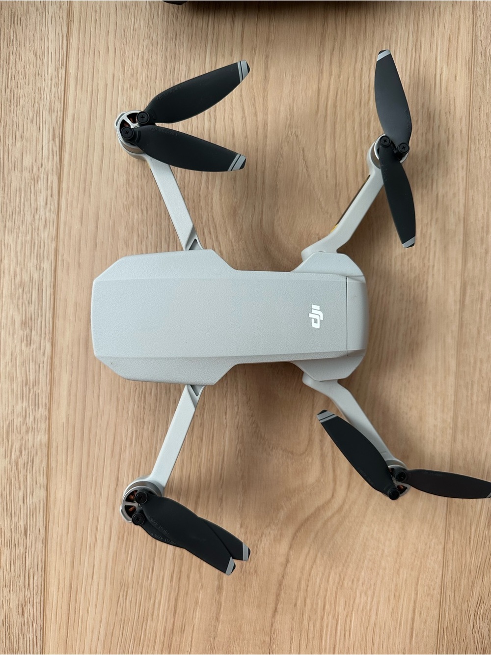 DJI Magic Mini G1 with charging base and carrying case